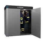 PODAB ProLine FC 20 žāvēšanas skapis ar pelēku korpusu un atvērtām durvīm, iekšpusē redzami darba apģērbi.